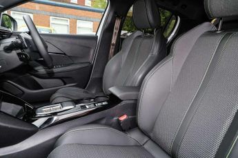 Peugeot 208 1.2 Hybrid 136 GT 5dr e-DSC6