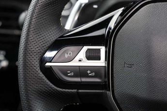 Peugeot 208 1.2 Hybrid 136 GT 5dr e-DSC6