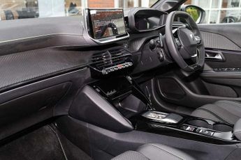 Peugeot 208 1.2 Hybrid 136 GT 5dr e-DSC6