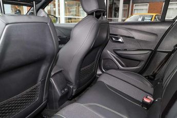 Peugeot 208 1.2 Hybrid 136 GT 5dr e-DSC6