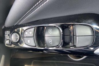 Nissan Juke 1.6 Hybrid Tekna 5dr Auto