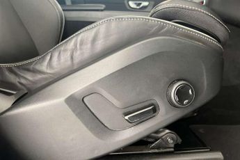 Volvo XC60 2.0 B5P R DESIGN 5dr AWD Geartronic
