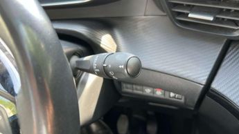 Peugeot 2008 1.2 PureTech 130 Allure Premium 5dr
