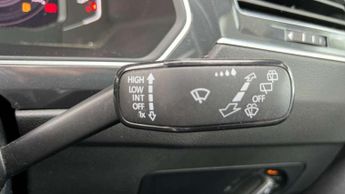 Volkswagen Tiguan 2.0 TDi 150 4Motion R-Line Tech 5dr DSG