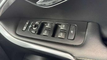 Volvo V40 T3 [152] R DESIGN Edition 5dr