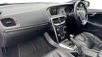 Volvo V40 T3 [152] R DESIGN Edition 5dr