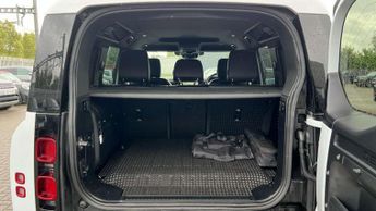 Land Rover Defender 2.0 P400e X-Dynamic S 110 5dr Auto
