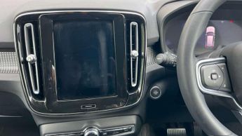 Volvo XC40 2.0 B3P Plus Dark 5dr Auto