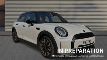 MINI Hatch 1.5 Cooper Exclusive 5dr Auto [Comfort/Nav Pack]