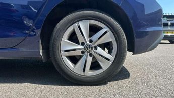 Volkswagen Golf 1.5 TSI Life 5dr