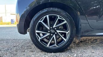 Toyota Yaris 1.5 Hybrid Design 5dr CVT