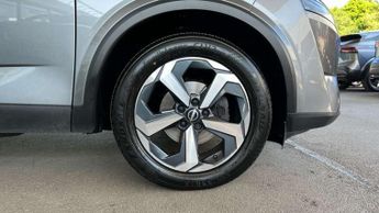 Nissan Qashqai 1.3 DiG-T MH 158 N-Connecta 5dr Xtronic