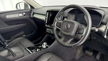 Volvo XC40 2.0 B4P Inscription 5dr Auto