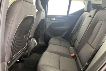 Volvo XC40 1.5 T3 [163] Momentum 5dr