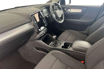 Volvo XC40 1.5 T3 [163] Momentum 5dr