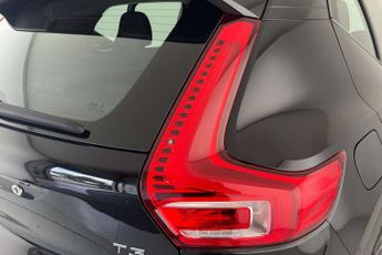 Volvo XC40 1.5 T3 [163] Momentum 5dr