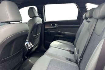 Kia Sorento 1.6 T-GDi HEV 2 5dr Auto