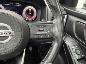 Nissan Qashqai 1.3 DiG-T MH 158 N-Connecta 5dr Xtronic