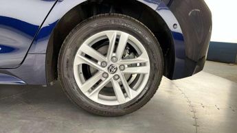 Toyota Corolla 1.8 VVT-i Hybrid Icon Tech 5dr CVT