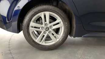 Toyota Corolla 1.8 VVT-i Hybrid Icon Tech 5dr CVT