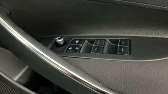 Toyota Corolla 1.8 VVT-i Hybrid Icon Tech 5dr CVT