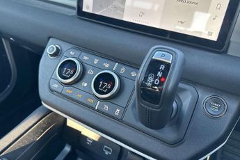 Land Rover Defender 3.0 D250 X-Dynamic SE 90 3dr Auto