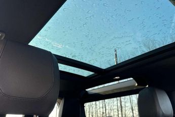 Land Rover Defender 3.0 D250 X-Dynamic SE 90 3dr Auto