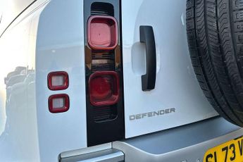 Land Rover Defender 3.0 D250 Hard Top Auto