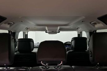 Land Rover Defender 3.0 D300 SE 110 5dr Auto