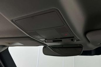 Land Rover Defender 3.0 D300 SE 110 5dr Auto