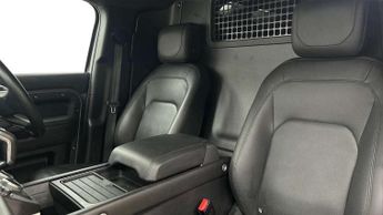 Land Rover Defender 3.0 D300 Hard Top HSE Auto