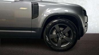 Land Rover Defender 3.0 D300 Hard Top HSE Auto