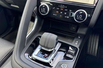 Jaguar E-Pace 2.0 D200 R-Dynamic Black 5dr Auto