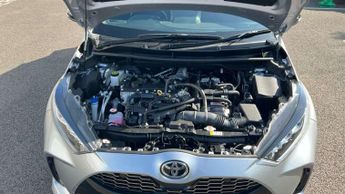 Toyota Yaris 1.5 Hybrid GR Sport 5dr CVT