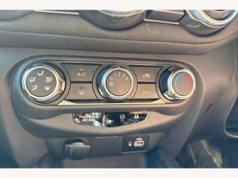 Nissan Juke 1.0 DiG-T Acenta 5dr DCT