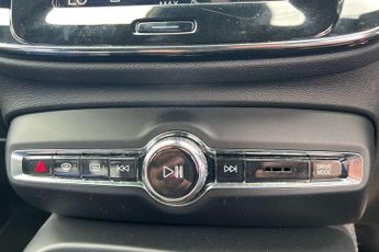 Volvo XC40 1.5 T3 [163] R DESIGN 5dr Geartronic