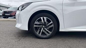 Peugeot 208 1.2 PureTech 100 Allure Premium + 5dr EAT8