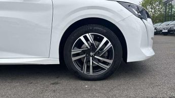 Peugeot 208 1.2 PureTech 100 Allure Premium + 5dr EAT8