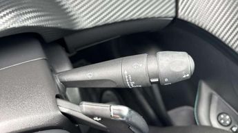 Peugeot 208 1.2 PureTech 100 Allure Premium + 5dr EAT8