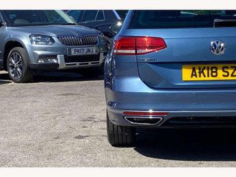 Volkswagen Passat Estate 2.0 TDI R-Line 5dr [Panoramic Roof]