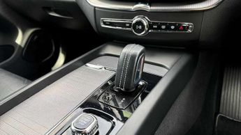 Volvo XC60 2.0 B5P [250] R DESIGN 5dr AWD Geartronic
