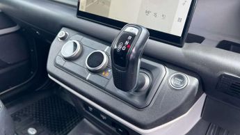 Land Rover Defender 3.0 D300 Hard Top HSE Auto [3 Seat]
