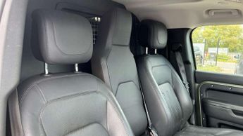 Land Rover Defender 3.0 D300 Hard Top HSE Auto [3 Seat]
