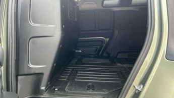 Land Rover Defender 3.0 D300 Hard Top HSE Auto [3 Seat]