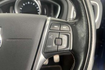 Volvo V40 T3 [152] R DESIGN 5dr