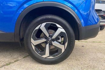 Nissan Qashqai 1.3 DiG-T MH 158 N-Connecta 5dr Xtronic