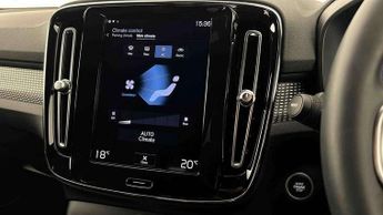 Volvo XC40 1.5 T3 [163] R DESIGN 5dr Geartronic