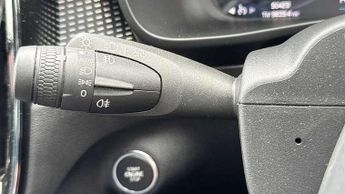 Volvo XC40 1.5 T3 [163] R DESIGN 5dr