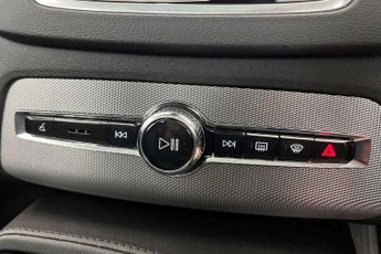 Volvo XC90 2.0 B5D [235] Plus Dark 5dr AWD Geartronic