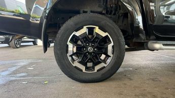 Nissan Navara Double Cab Pick Up Tekna 2.3dCi 190 TT 4WD Auto